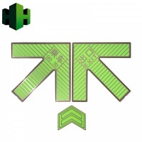 南通2號線屏蔽門大箭頭，站廳地面不銹鋼指示標牌，上下車箭頭