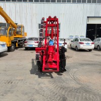 小型履帶光伏打樁機(jī)可進(jìn)院鉆太陽(yáng)能螺紋地釘潛孔鉆機(jī)