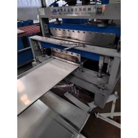 蒙皮板設備 金碩 彩鋼蒙皮板設備 廂房外頂蒙皮板機器