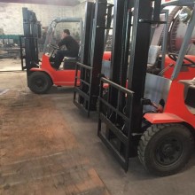 青島港叉車出口清關步驟和清關的注意事項