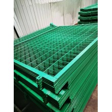 塑鋼護欄，護欄網，鋼絲網，鐵絲網，社區護欄，隔離護欄，園林護