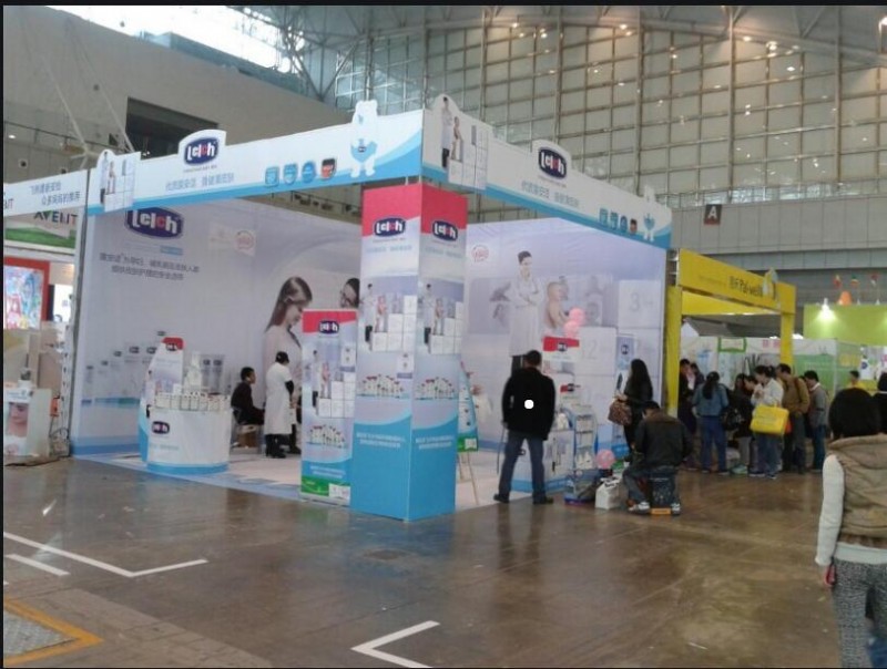 西安國際會(huì)展中心展會(huì)3X3kt板,標(biāo)攤kt板,展會(huì)海報(bào)安裝,展位噴繪桁架