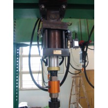 多通道協調加載試驗機