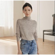 溫碧霞代言IRENENA服裝秋冬新款高領(lǐng)長袖打底衫氣質(zhì)百