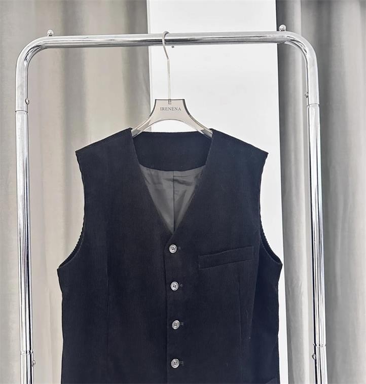 溫碧霞自創IRENENA服裝亞麻上衣時尚休閑單排扣馬甲