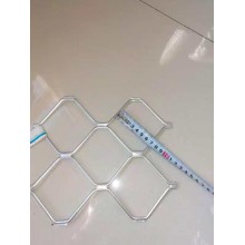 4毫米厚6厘米孔1-2米寬鋁合金菱形網(wǎng)