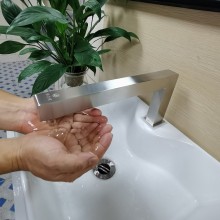 第三衛(wèi)生間兒童加長感應(yīng)水龍頭